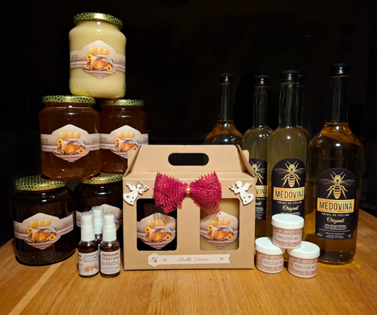 Naše produkty z medu, medovina, propolis a mastičky